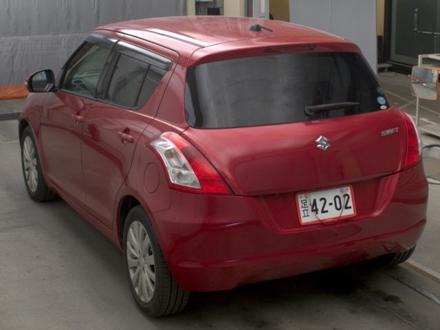 SUZUKI SWIFT
