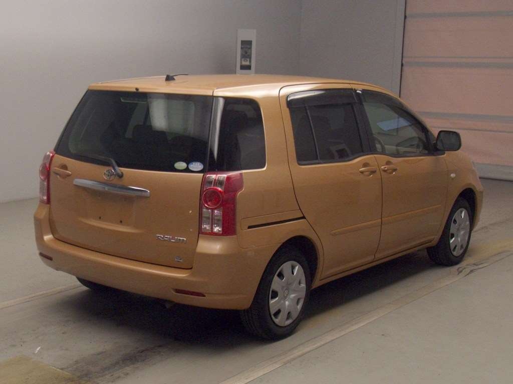 TOYOTA RAUM