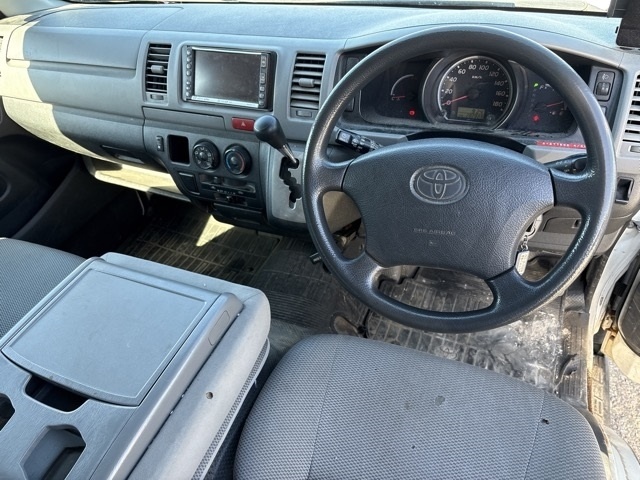 TOYOTA REGIUS ACE