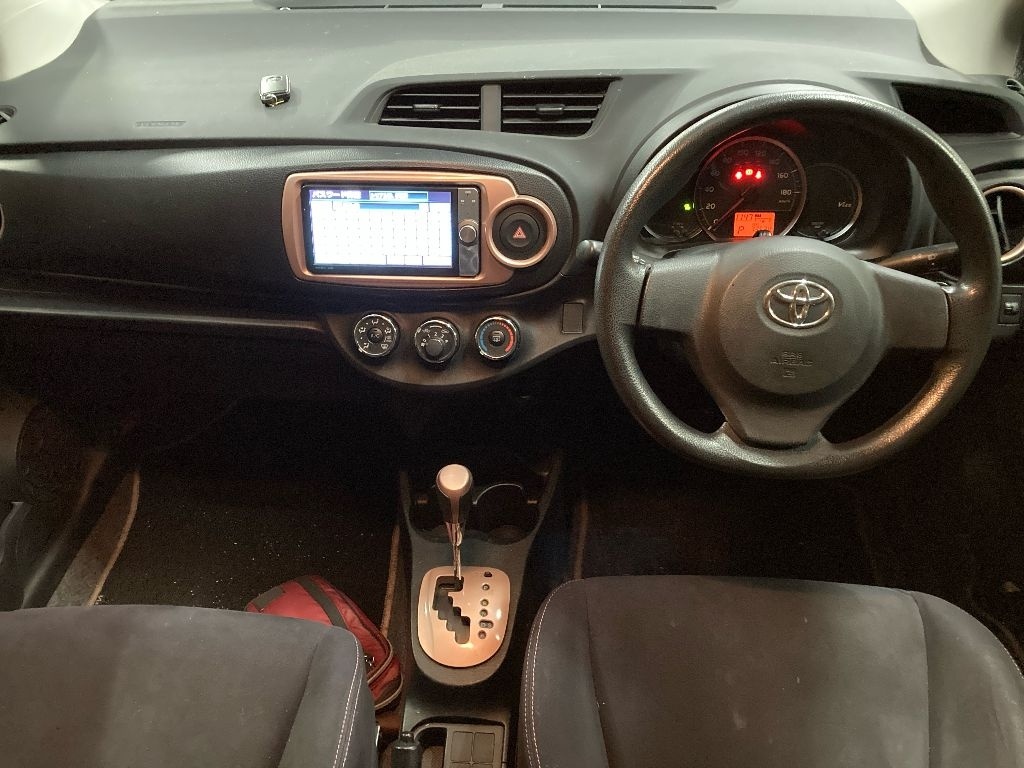 TOYOTA VITZ