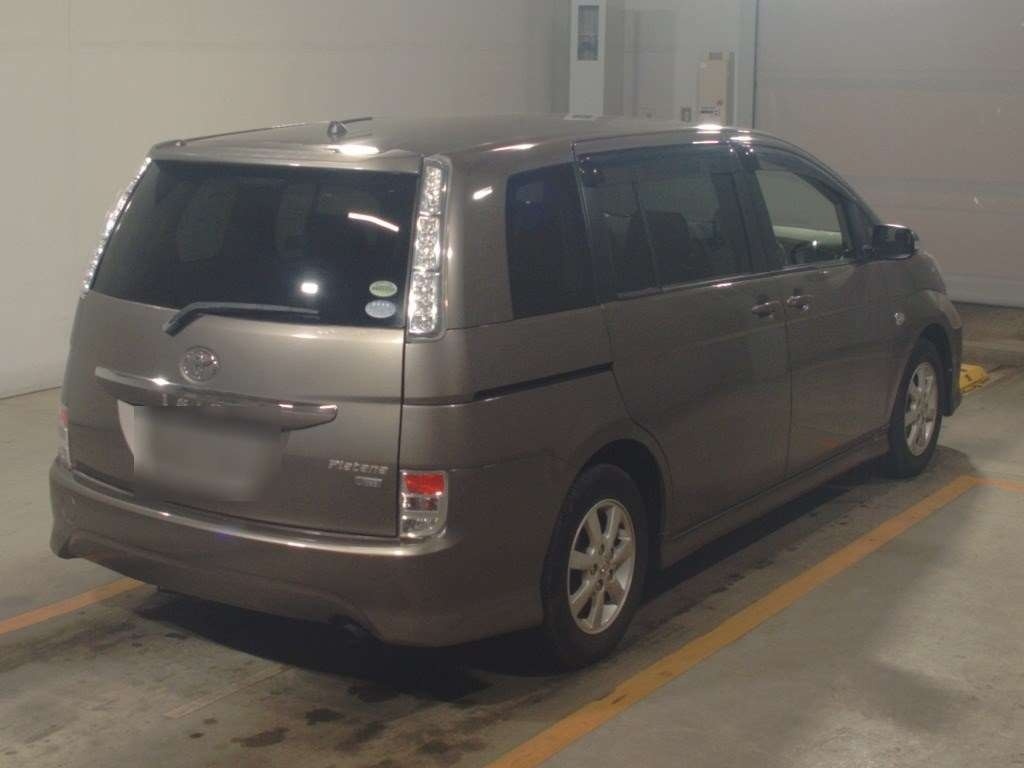 TOYOTA ISIS