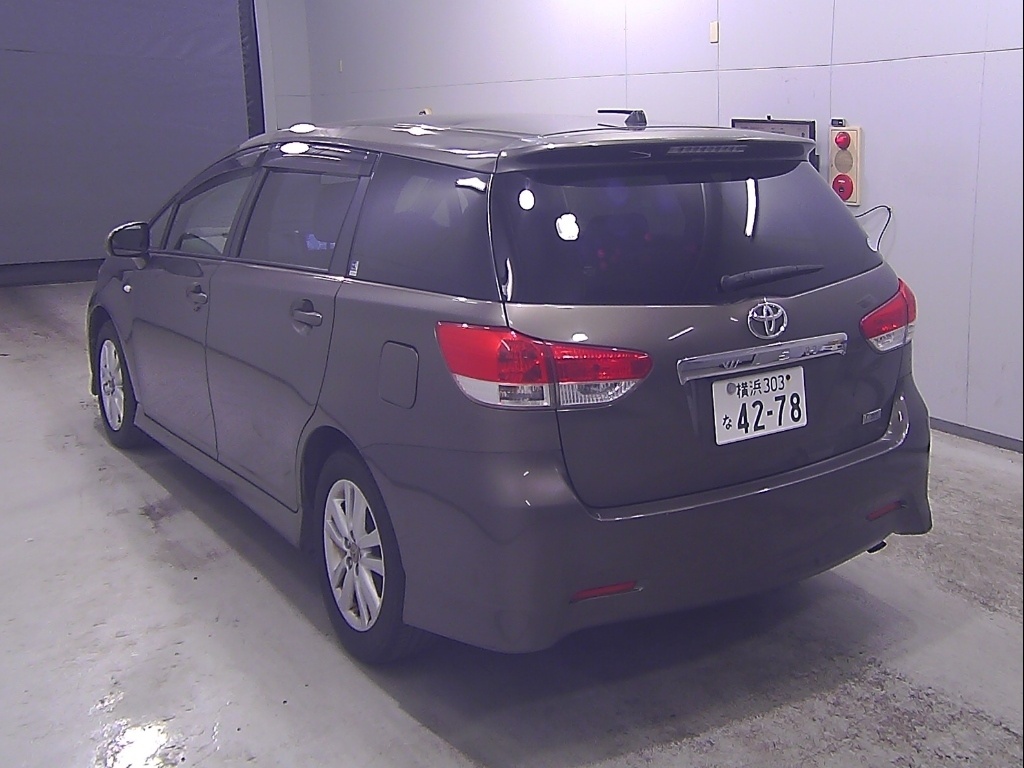 TOYOTA WISH