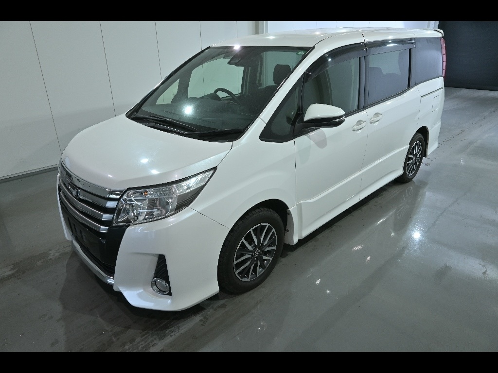 TOYOTA NOAH
