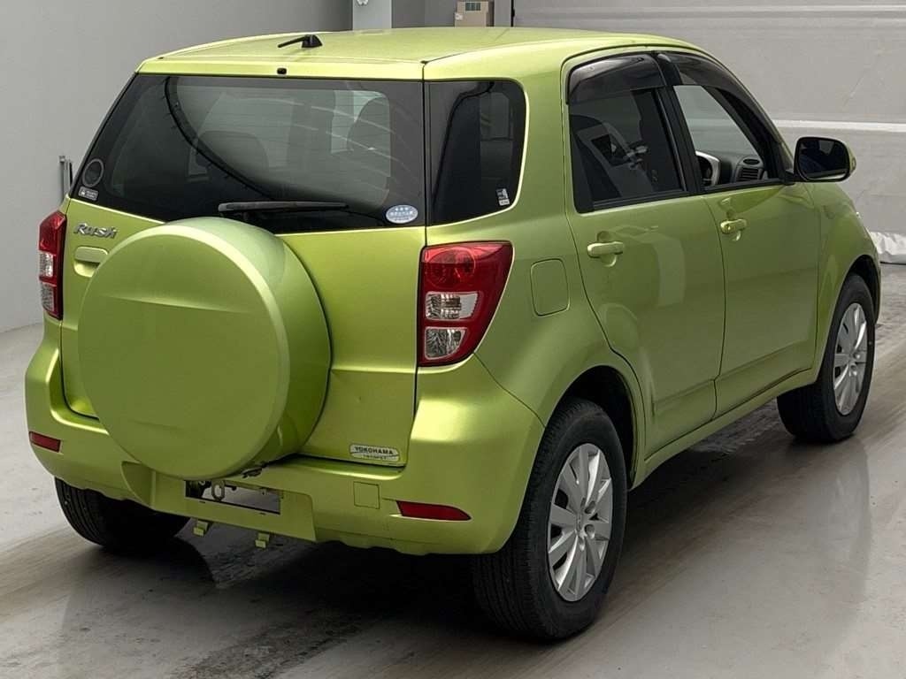 TOYOTA RUSH