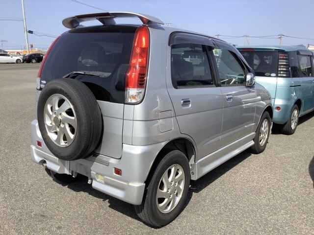 DAIHATSU TERIOS KID
