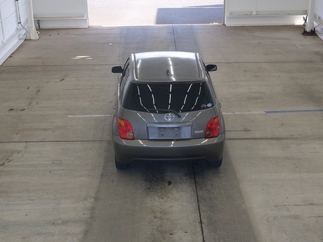 TOYOTA IST