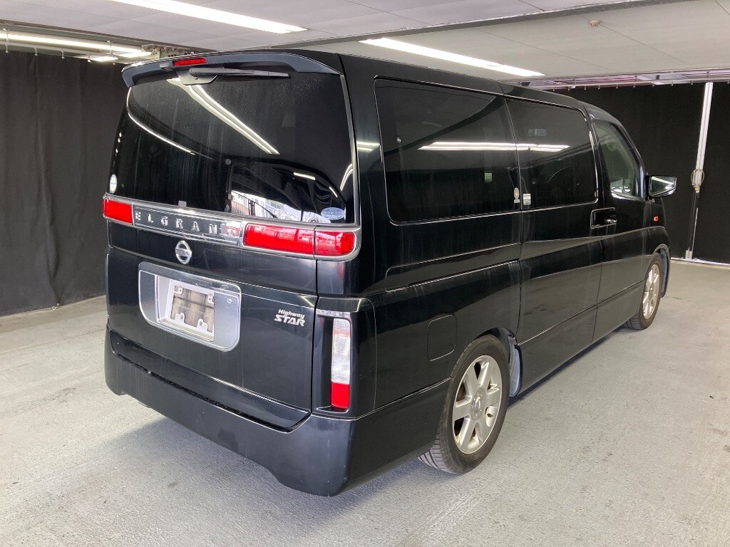 NISSAN ELGRAND
