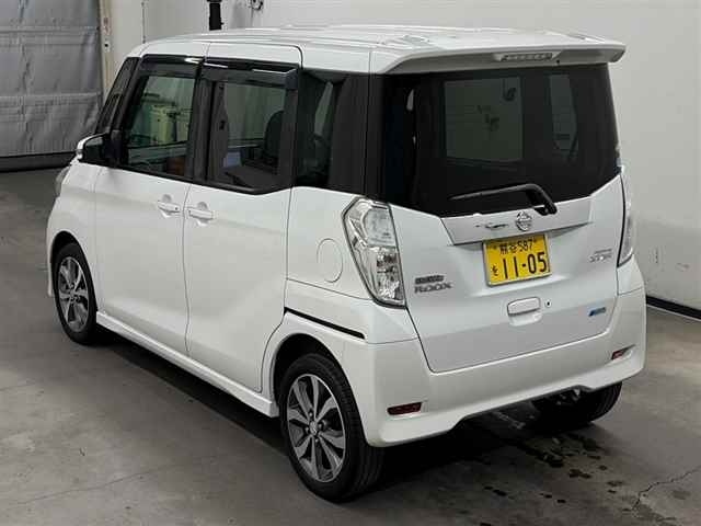 NISSAN DAYZ ROOX