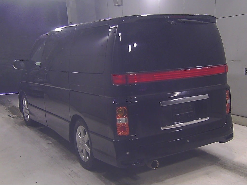 NISSAN ELGRAND