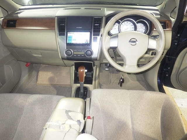 NISSAN TIIDA LATIO