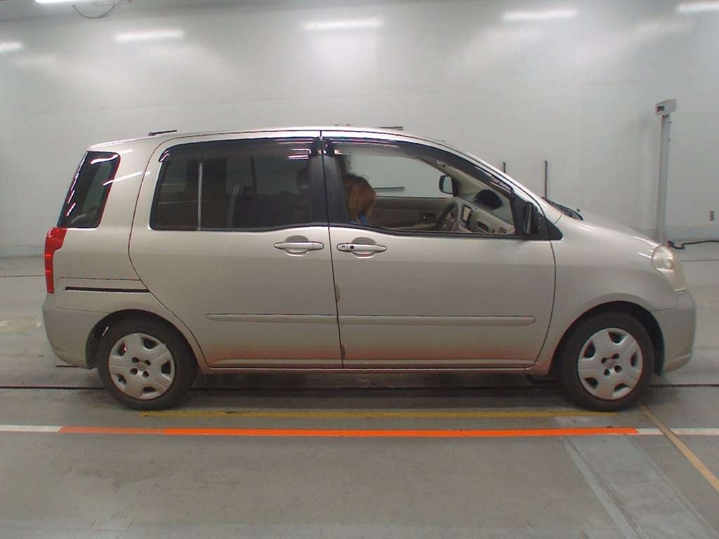 TOYOTA RAUM