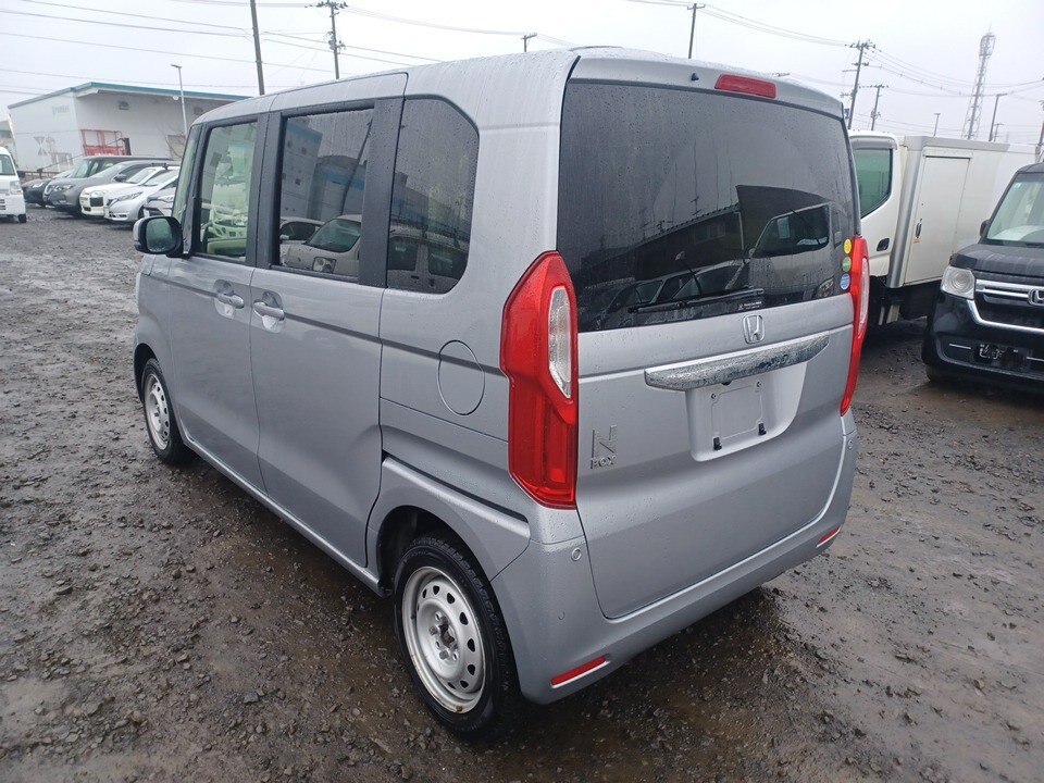 HONDA N-BOX