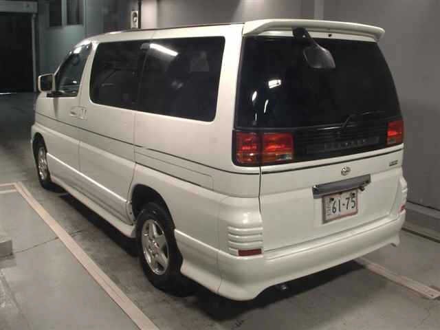 NISSAN ELGRAND