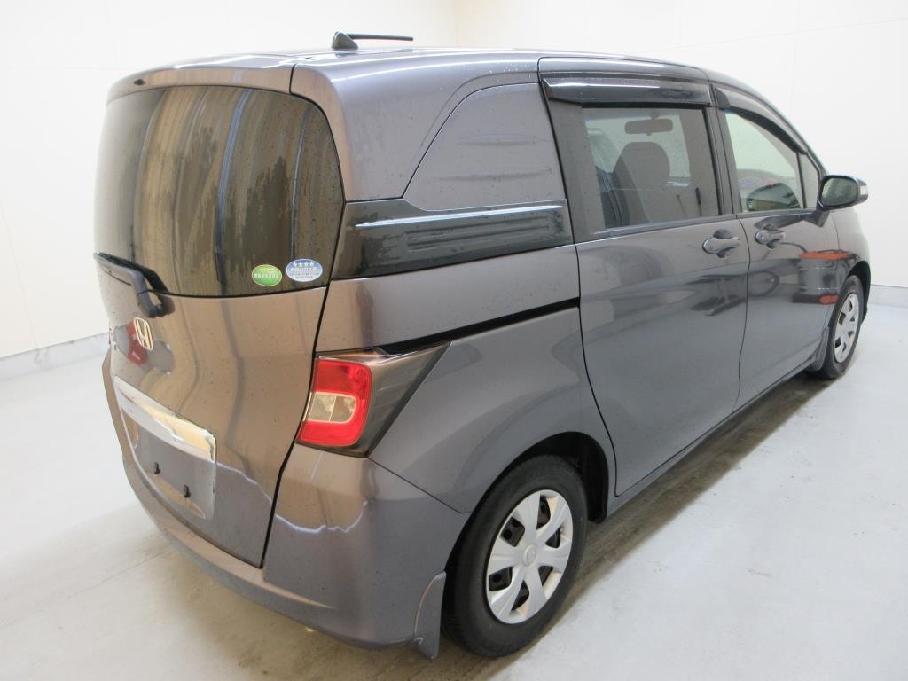 HONDA FREED SPIKE