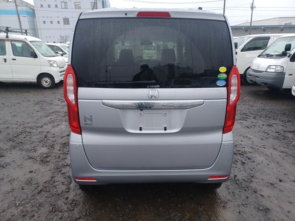 HONDA N-BOX