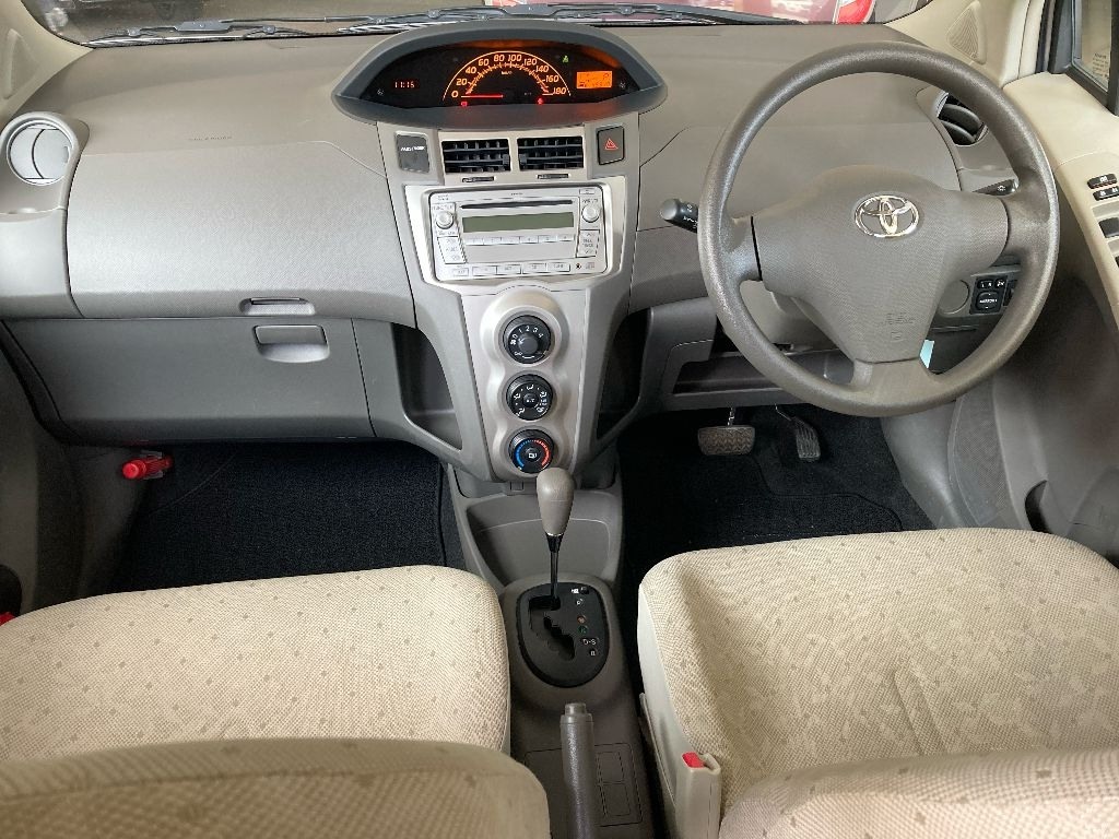 TOYOTA VITZ