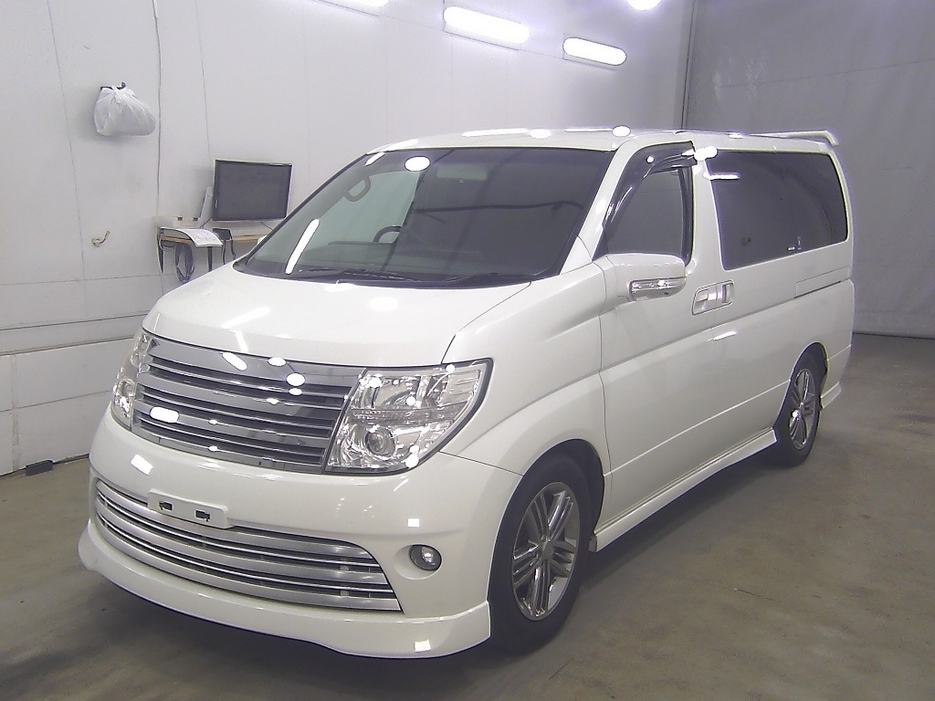NISSAN ELGRAND