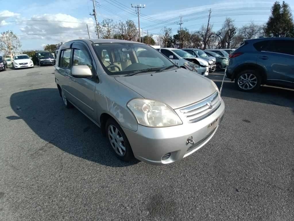 TOYOTA RAUM