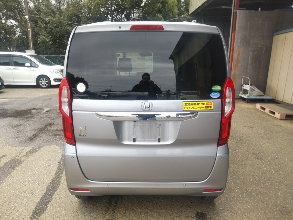 HONDA N-BOX