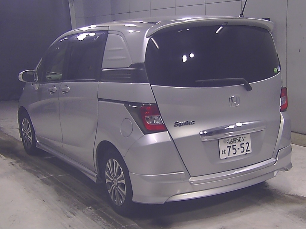 HONDA FREED SPIKE