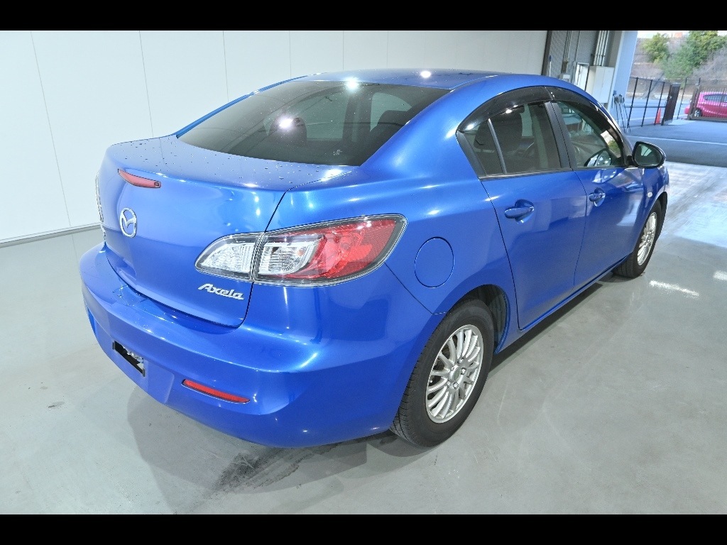 MAZDA AXELA