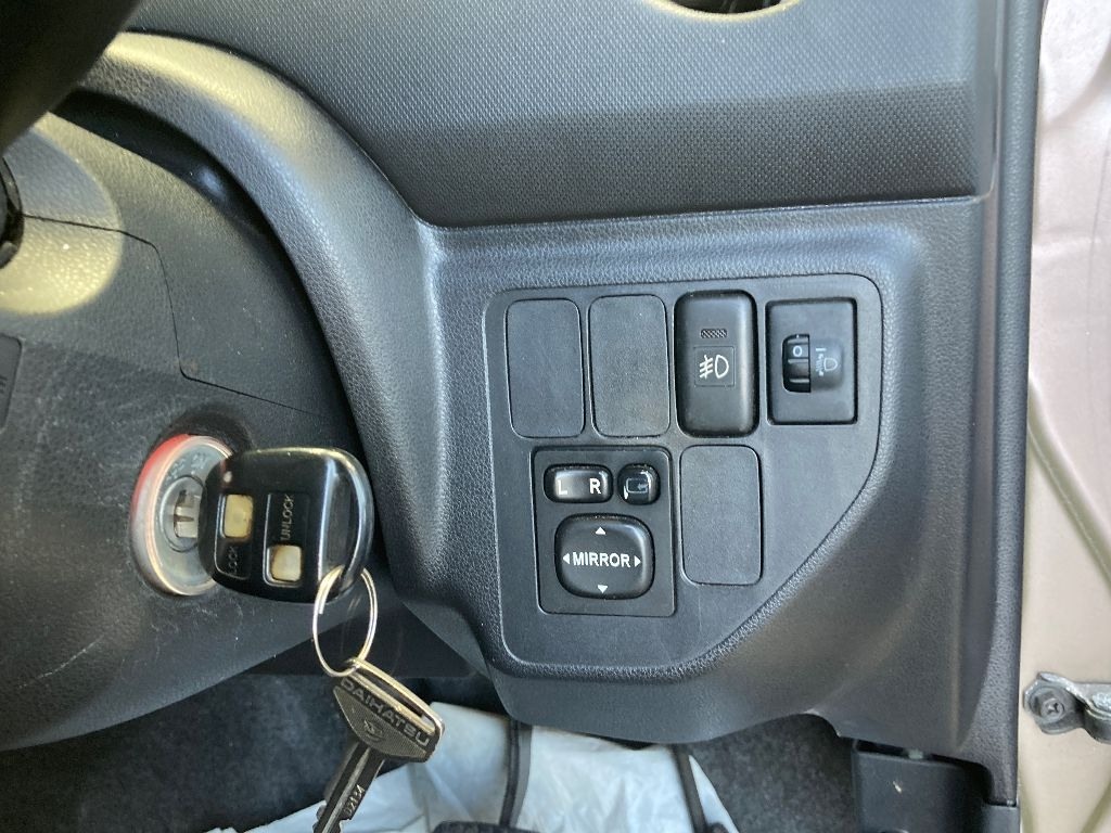 DAIHATSU ESSE
