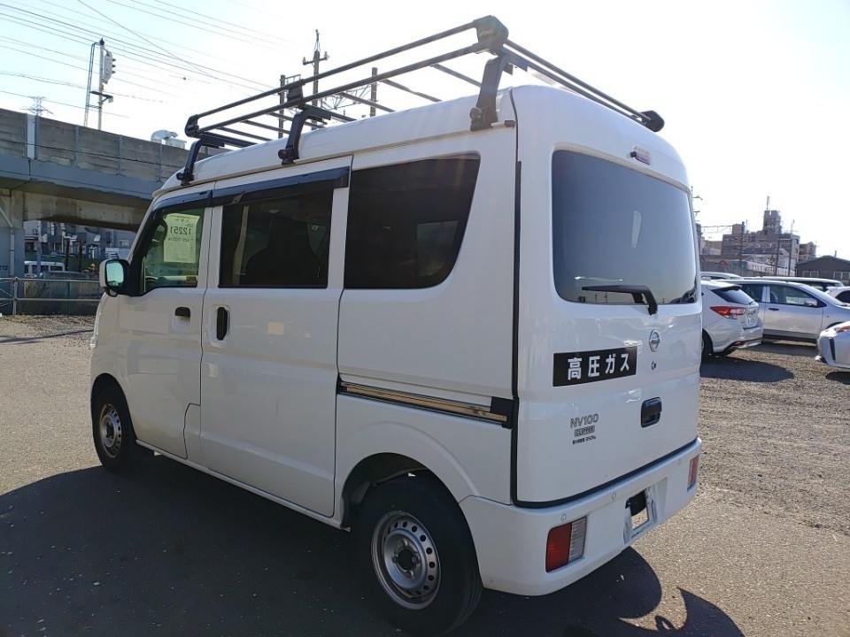 NISSAN NV100 CLIPPER