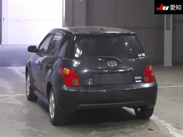 TOYOTA IST