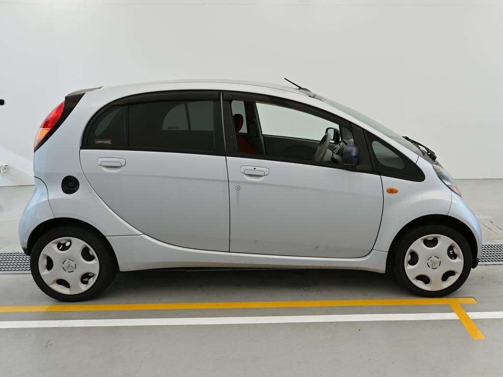 MITSUBISHI I