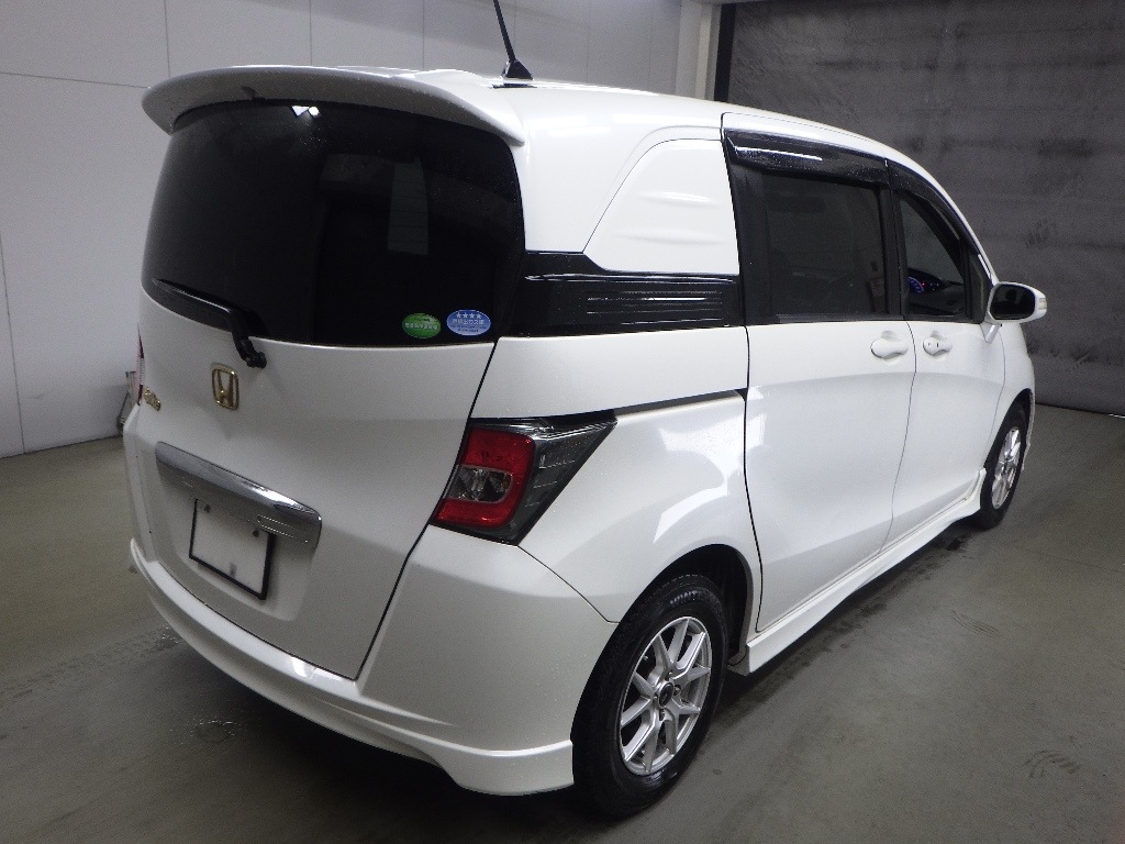 HONDA FREED SPIKE
