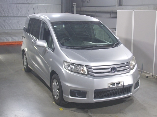 HONDA FREED SPIKE