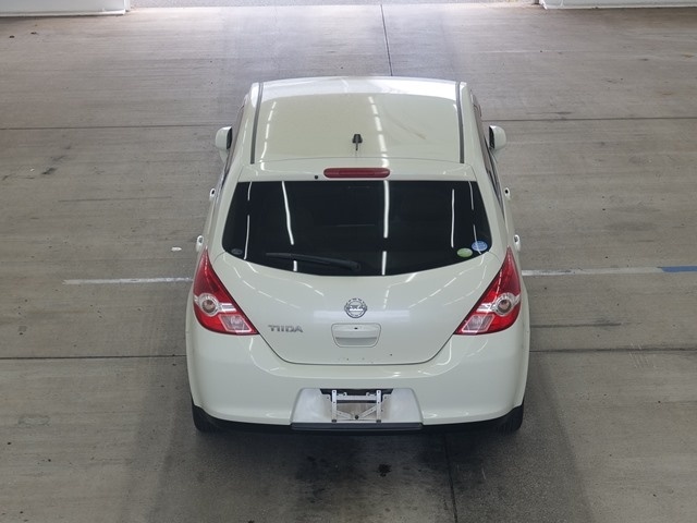 NISSAN TIIDA