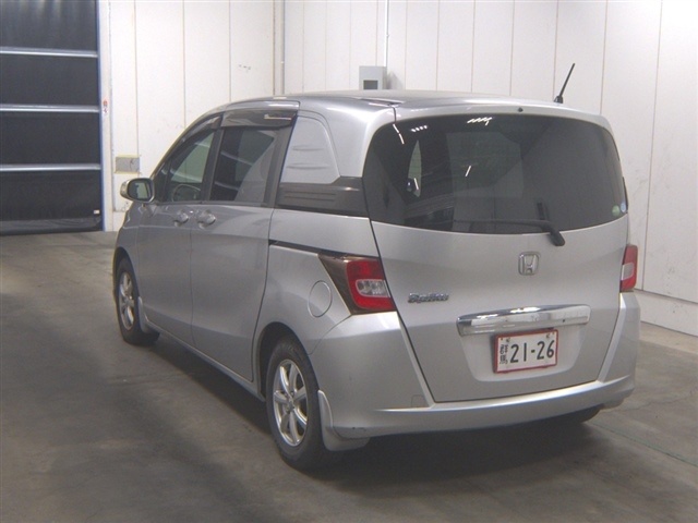 HONDA FREED SPIKE