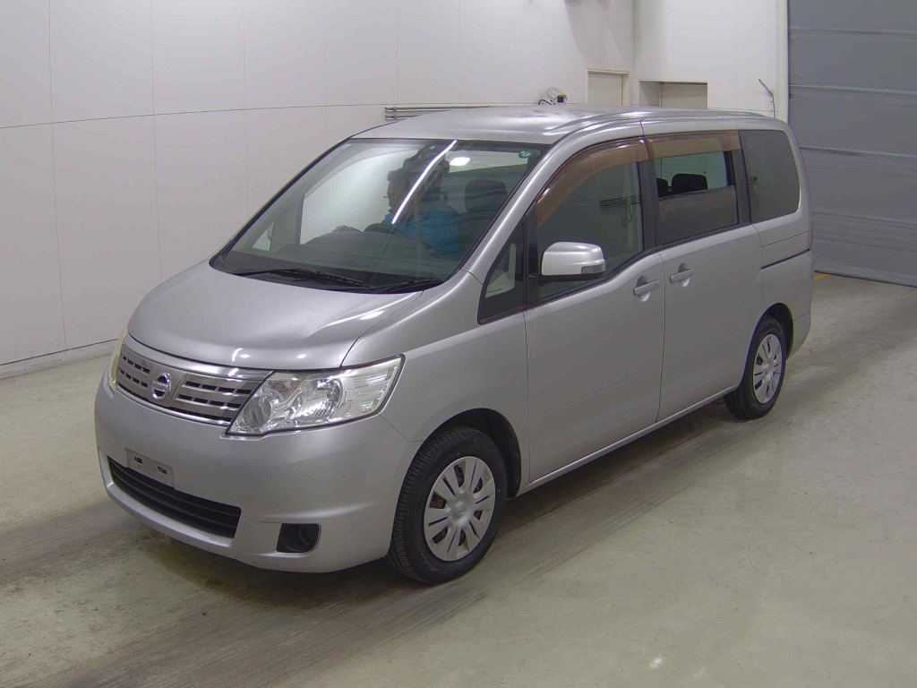 NISSAN SERENA