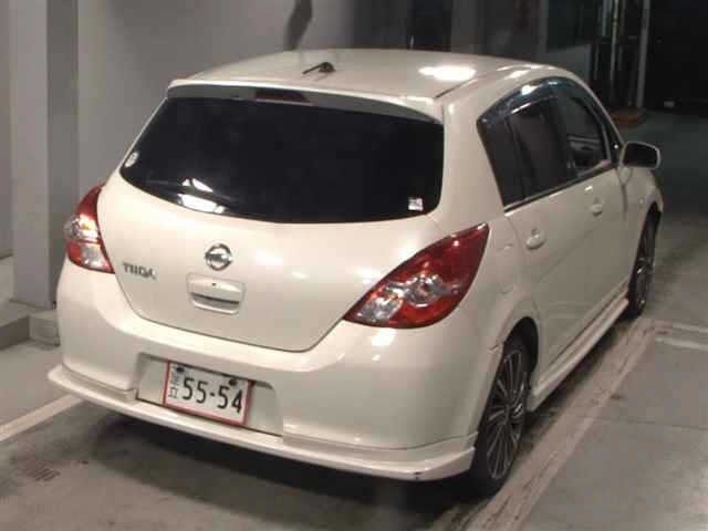 NISSAN TIIDA