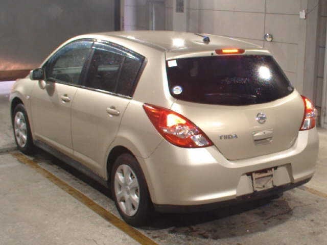 NISSAN TIIDA