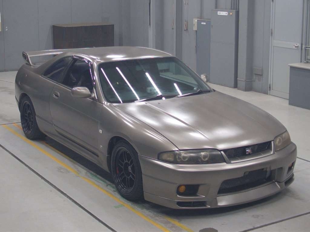 NISSAN SKYLINE GT-R