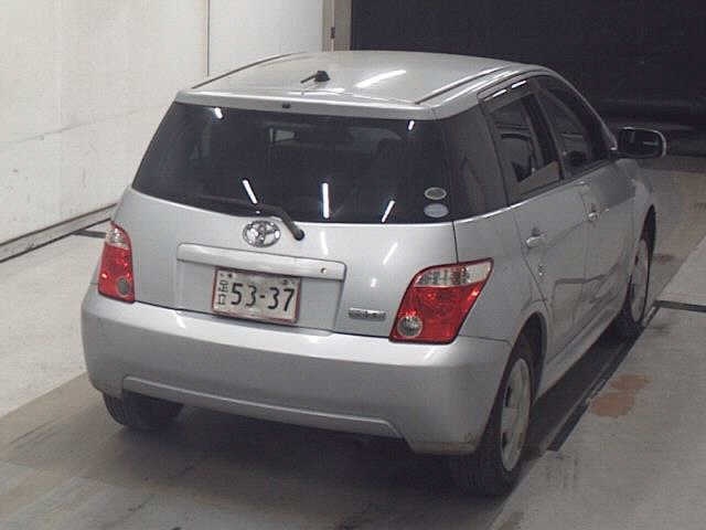 TOYOTA IST
