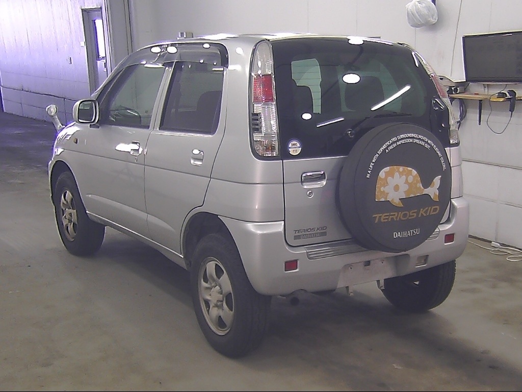 DAIHATSU TERIOS KID