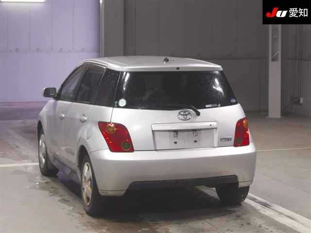 TOYOTA IST