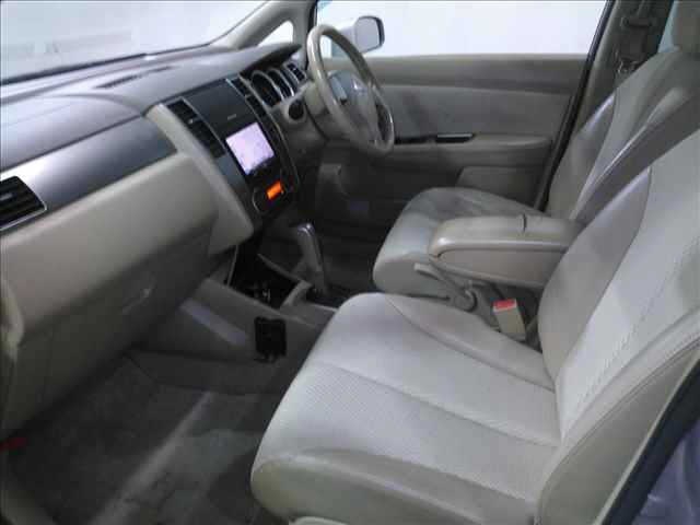 NISSAN TIIDA