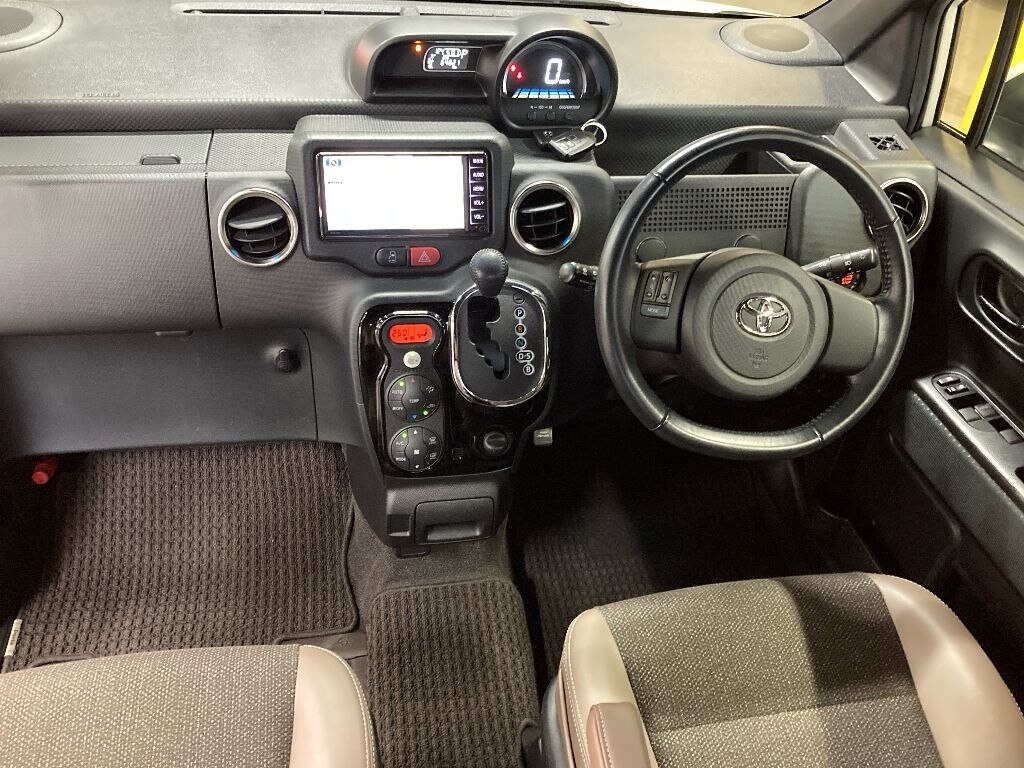 TOYOTA PORTE
