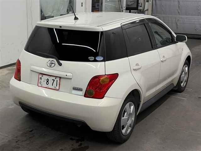 TOYOTA IST