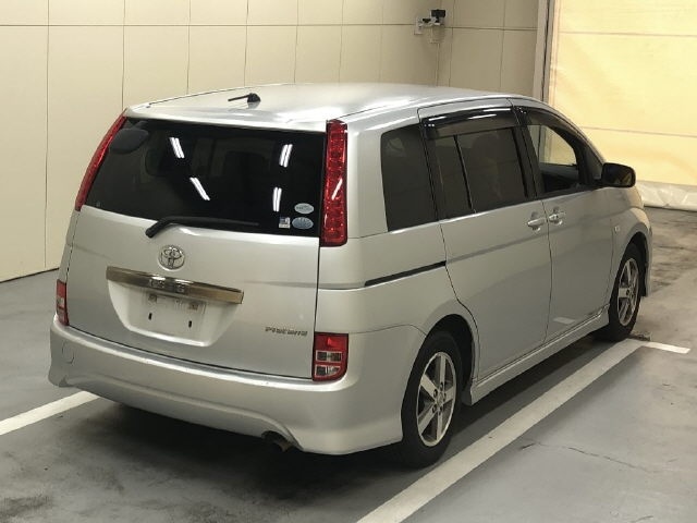 TOYOTA ISIS