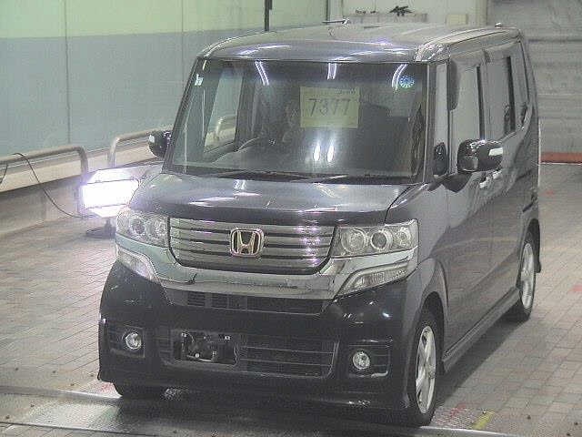 HONDA N-BOX