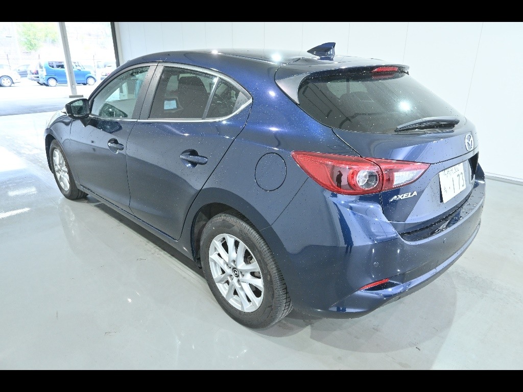 MAZDA AXELA