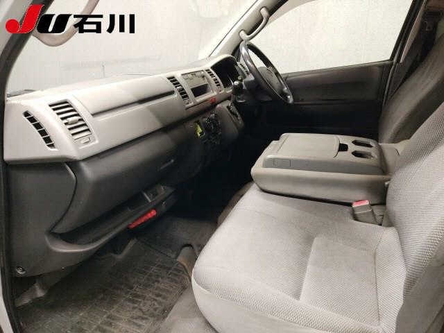 TOYOTA REGIUS ACE