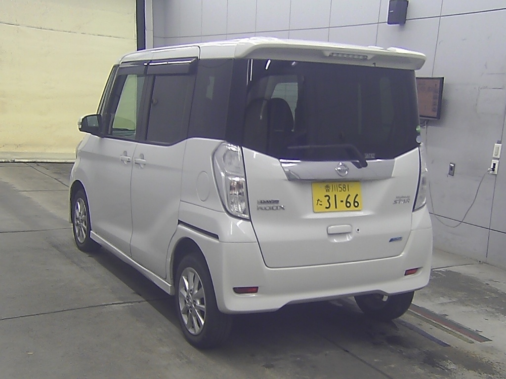 NISSAN DAYZ ROOX