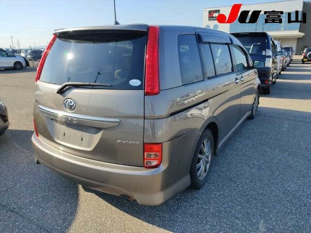 TOYOTA ISIS