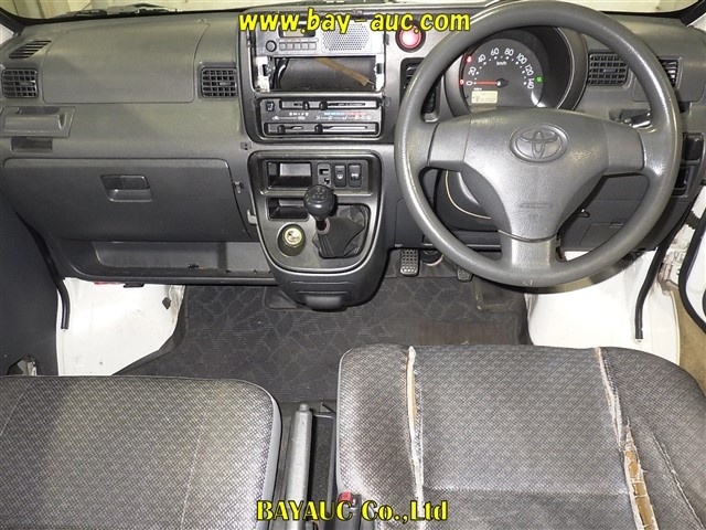 TOYOTA PIXIS VAN
